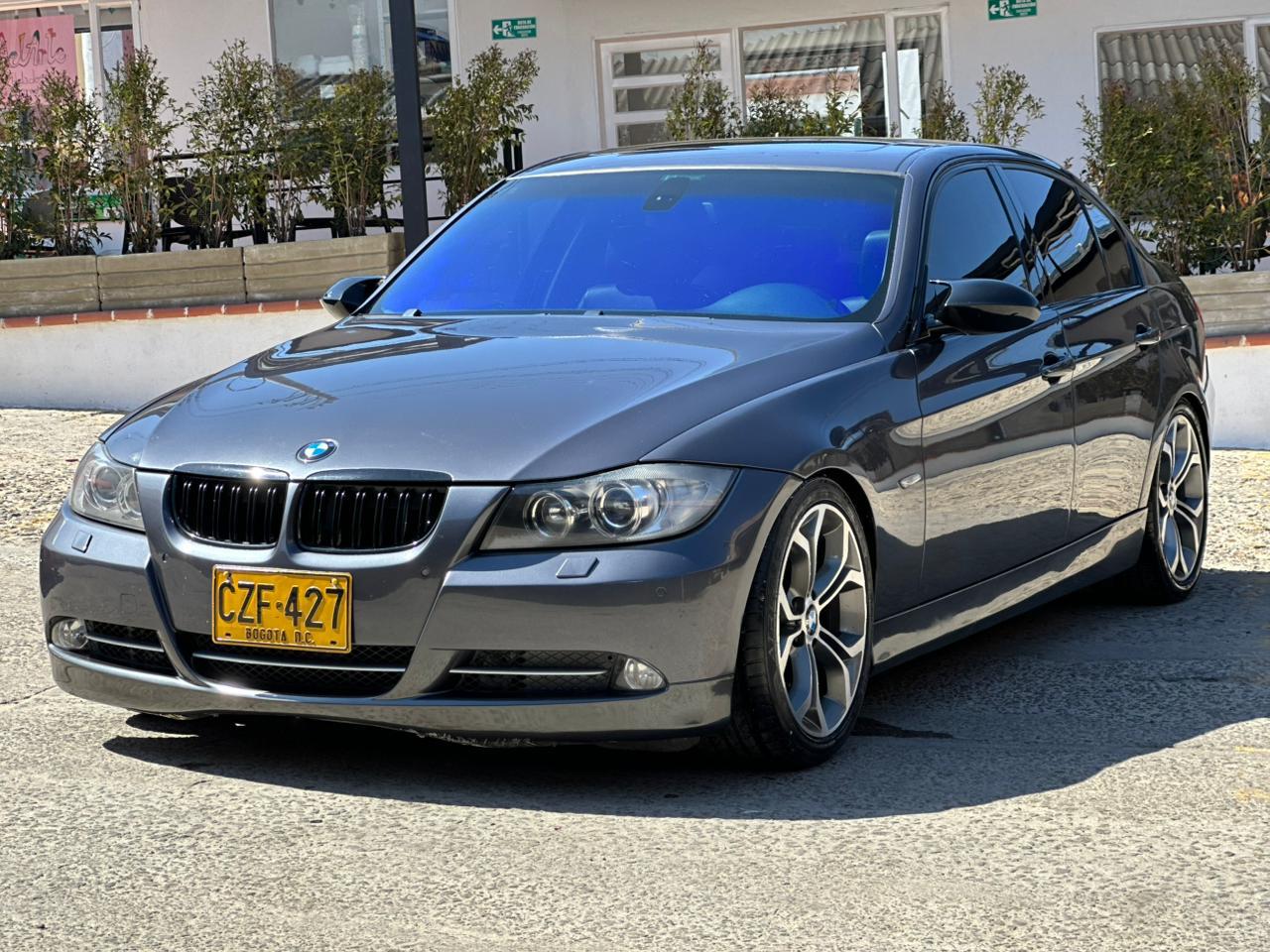 BMW 335i 2009 — foto 2
